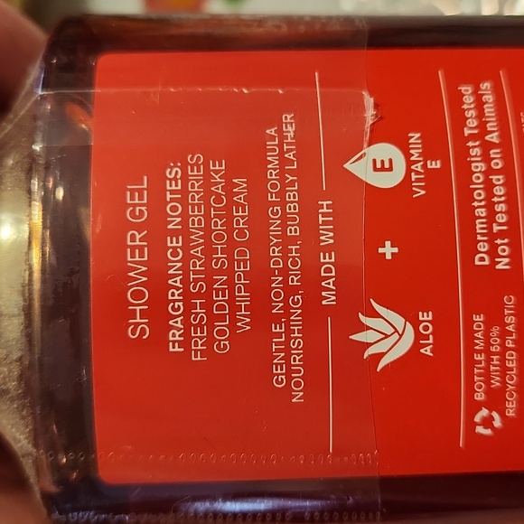 NWT STRAWBERRY POUND CAKE 🍓 - Picture 3 of 3